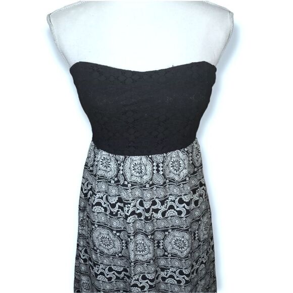 BLACK & CREAM/WHITE STRAPLESS CUTOUT MAXI DRESS SZ.S EUC - Picture 2 of 5